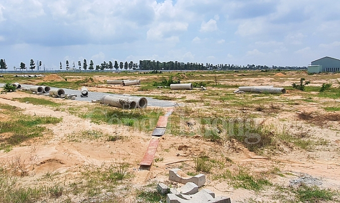 tinh uy binh duong thong tin vu chuyen nhuong 43ha dat cong khong qua dau gia