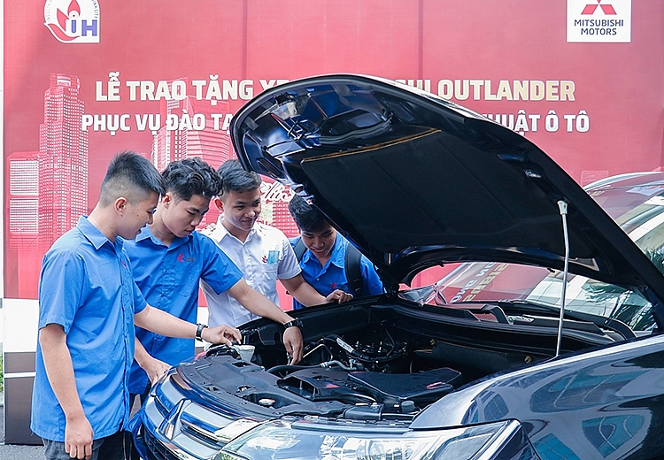 Xếp hạng đại học QS châu Á 2021 - vinh danh Đại học Công Nghiệp TP. Hồ Chí Minh