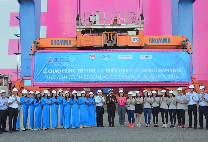 cang container quoc te tan cang cai mep don teu thu 15 trieu