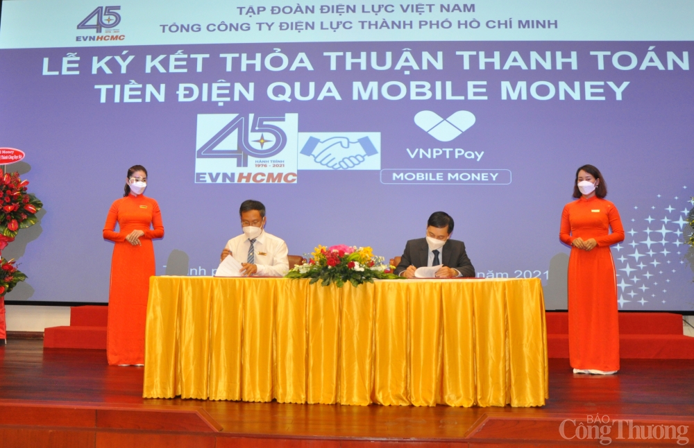 EVNHCMC thúc đẩy thanh toán tiền điện qua Mobile money