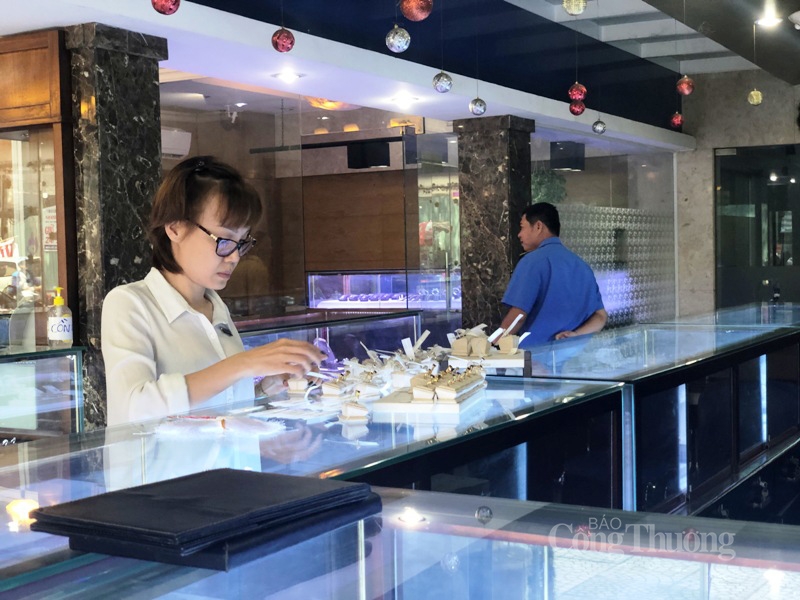 Cần bĩnh tĩnh với thị trường vàng can binh tinh voi thi truong vang