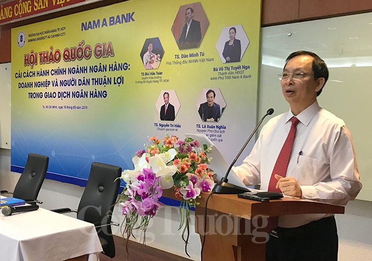 Ngành ngân hàng đi đầu trong cải cách hành chính nganh ngan hang di dau trong cai cach hanh chinh