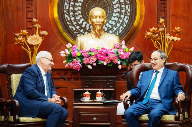 giai bai toan ha tang do thi cho tp ho chi minh