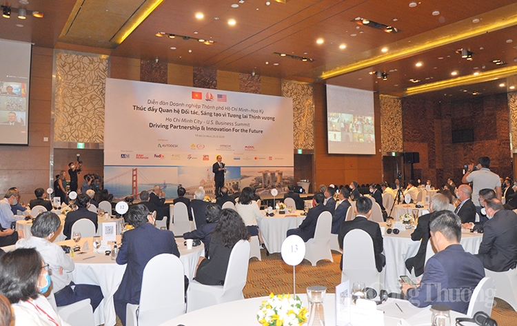 undefined 2544-dai-bieu-tham-du