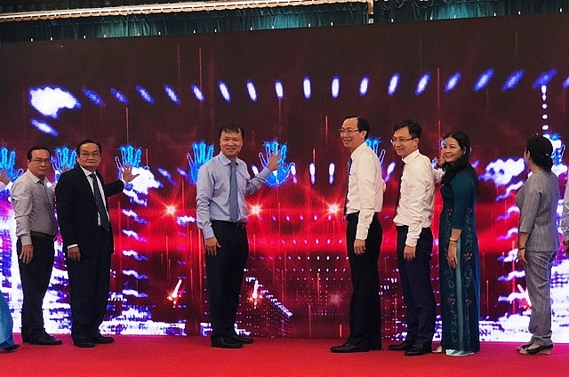 mo ra khong gian ket noi phat trien thi truong va nang cao kha nang canh tranh cho hang viet