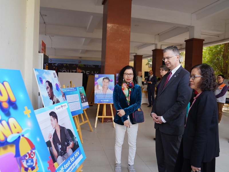 undefined 4123-trien-lam-hoa-ky