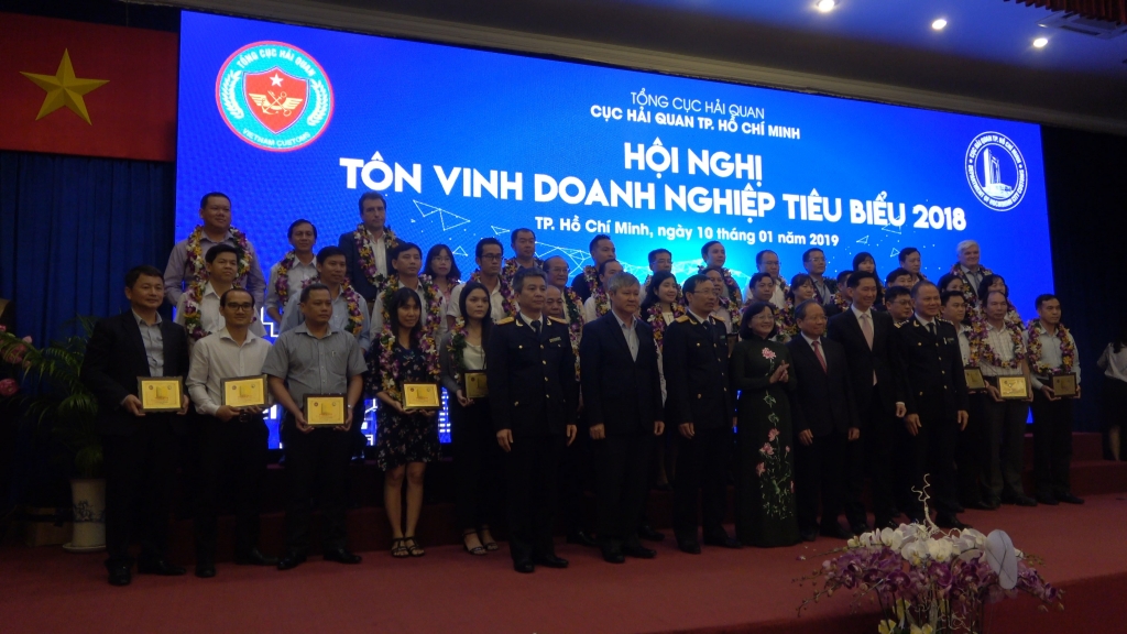 Cục Hải quan TP Hồ Chí Minh: Tôn vinh doanh nghiệp tiêu biểu cuc hai quan tp ho chi minh ton vinh doanh nghiep tieu bieu