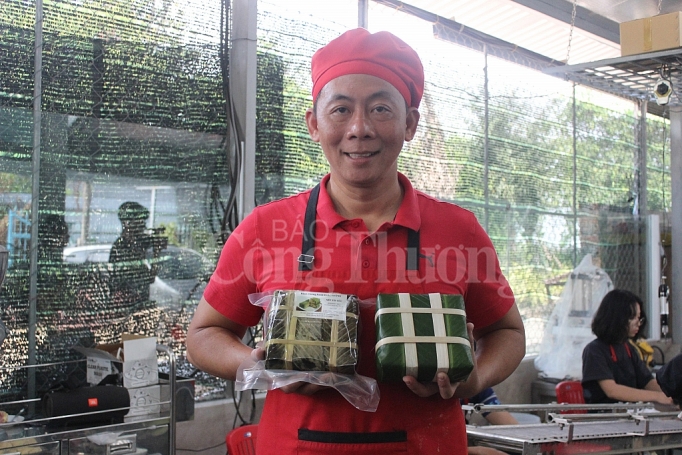 can canh goi banh chung bang may tai sai gon