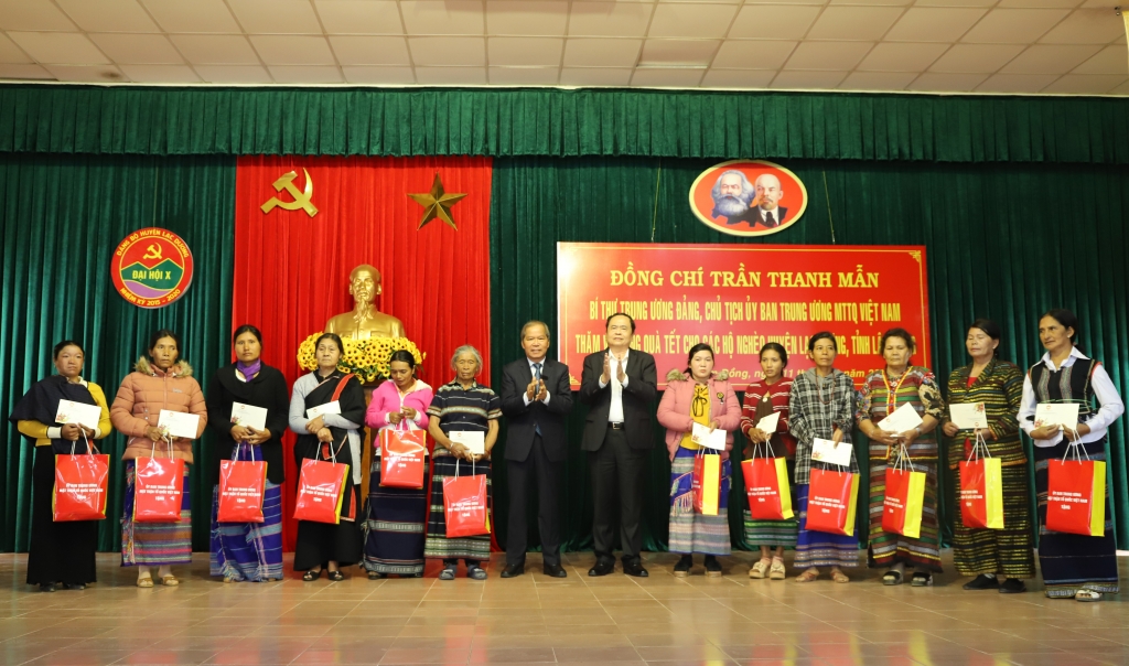 xuan am ap cho nguoi ngheo o lam dong