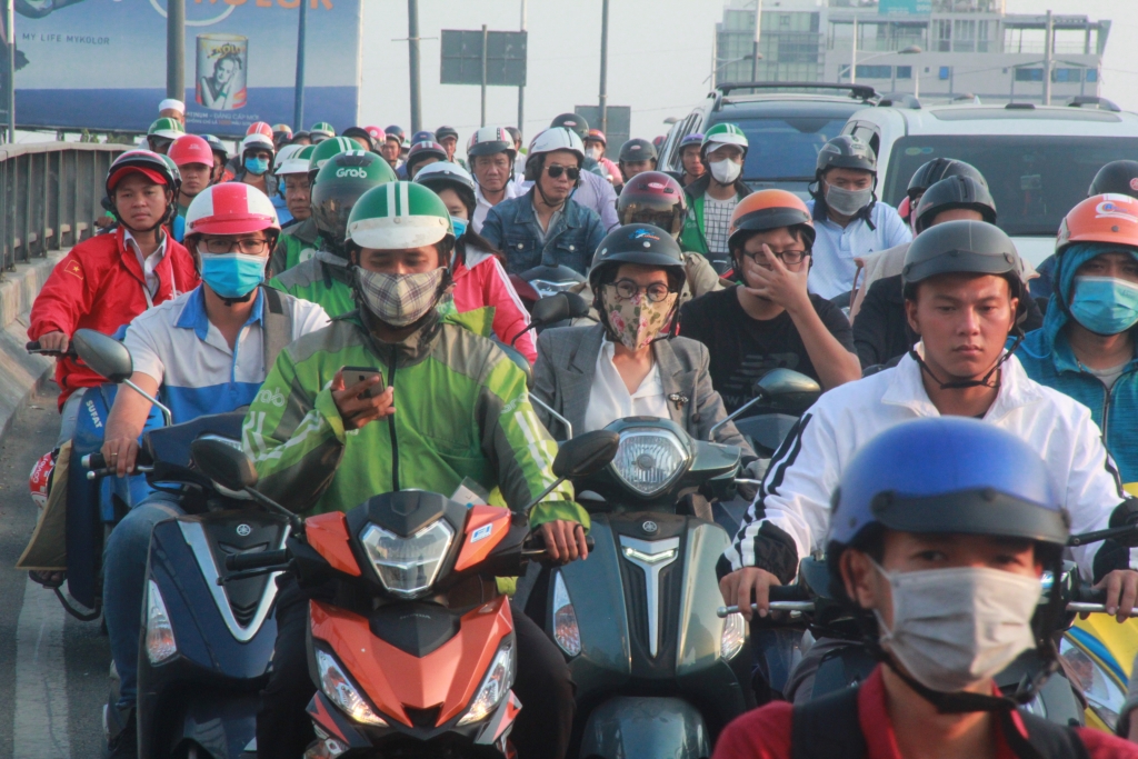 tpho chi minh nguoi xe day dac trong nhung ngay giap tet