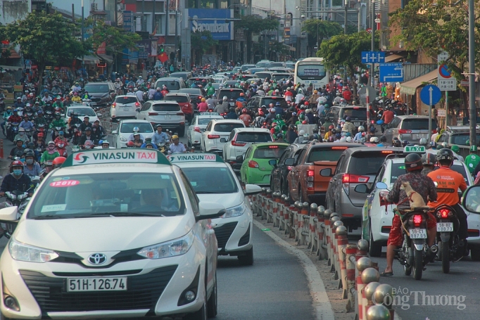 tpho chi minh nguoi xe day dac trong nhung ngay giap tet