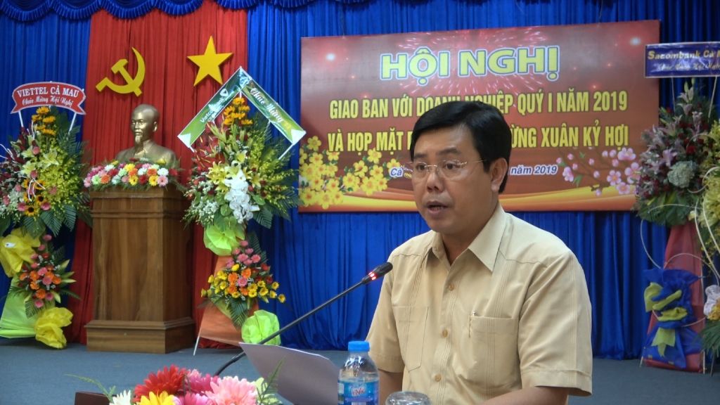 lanh dao ca mau ho tro va dong hanh cung doanh nghiep phat trien