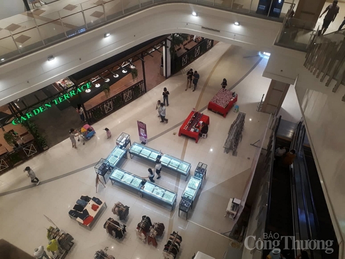 nhieu diem vui choi mua sam o sai gon vang ve vi dich corona