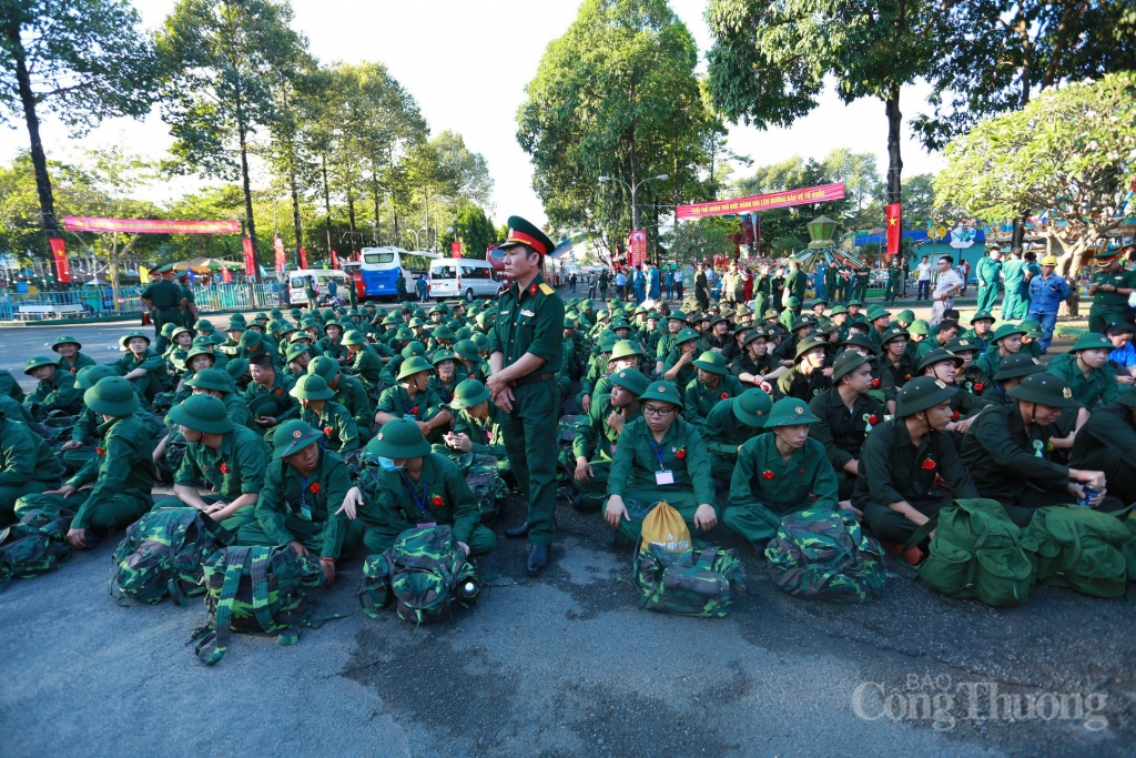 tpho chi minh hon 4000 thanh nien len duong nhap ngu