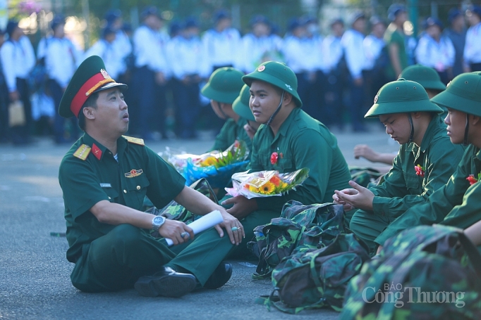 tpho chi minh hon 4000 thanh nien len duong nhap ngu