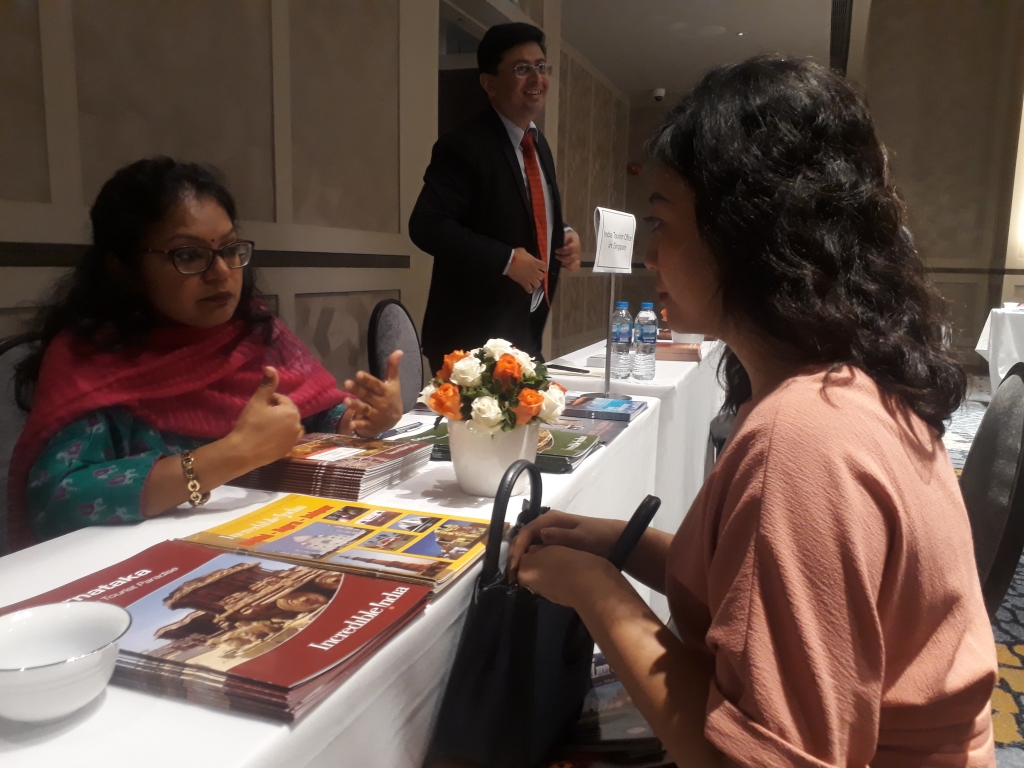 Thúc đẩy phát triển ngành công nghiệp du lịch Việt Nam - Ấn Độ thuc day phat trien nganh cong nghiep du lich viet nam an do