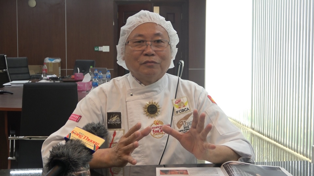 “Vua bánh mì” Sài Gòn chuẩn bị thử nghiệm bánh mì làm bằng dưa hấu và chuối vua banh mi sai gon chuan bi ra mat banh mi kim sa