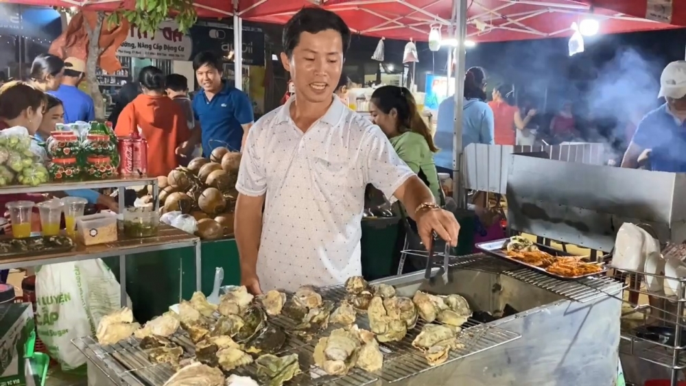 Thừa Thiên Huế: Sôi nổi chợ đêm bên Phá Tam Giang - Cầu Hai