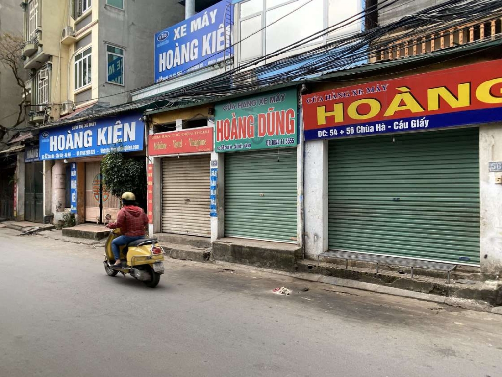 thi truong xe may cu khach xem roi di