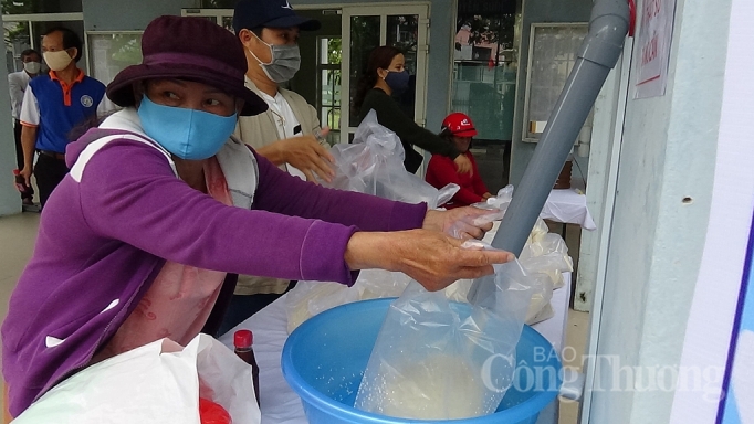 Lan toả "ATM gạo" hỗ trợ người nghèo lan toa atm gao ho tro nguoi ngheo