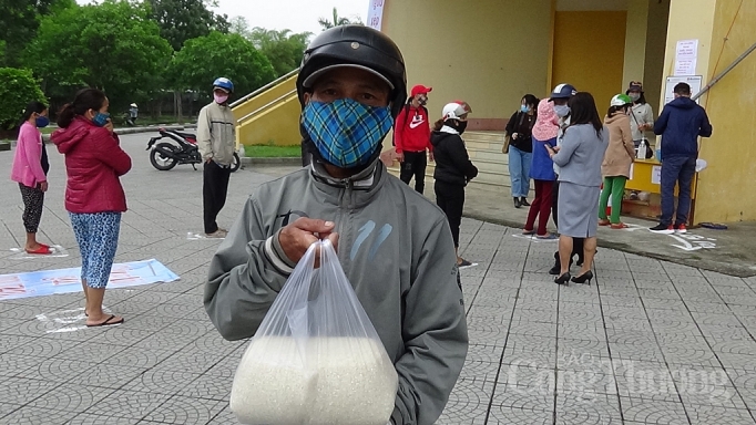 Lan toả "ATM gạo" hỗ trợ người nghèo lan toa atm gao ho tro nguoi ngheo