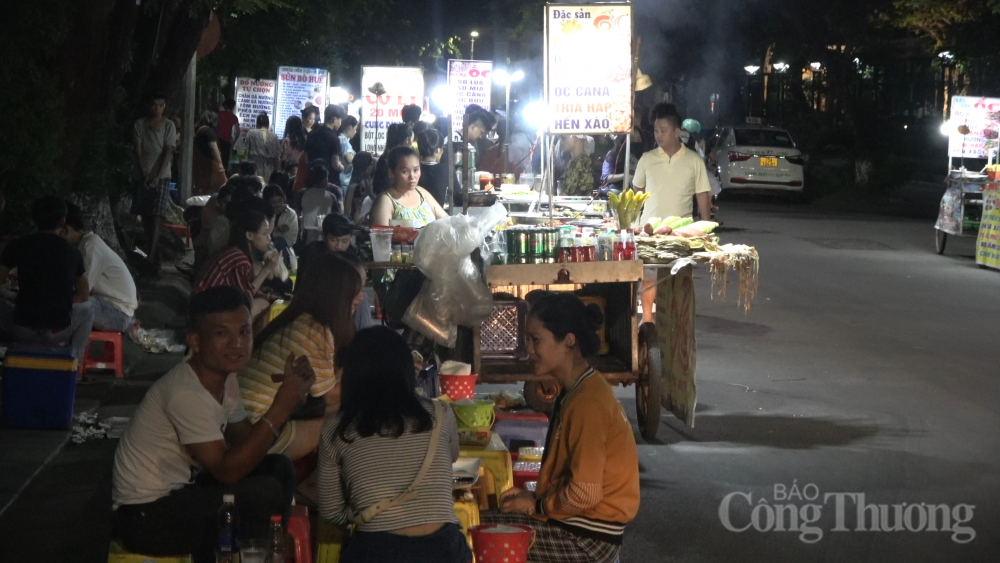 Thừa Thiên Huế: Chợ đêm tự phát ngang nhiên hoạt động giữa lòng thành phố