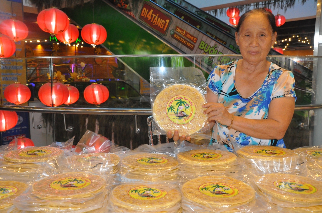 hon 30 gian hang trung bay dac san ben tre xam nhap vao ho chi minh