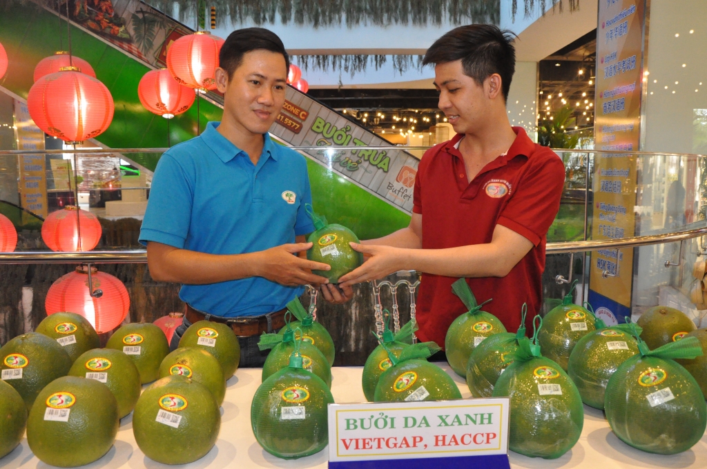 hon 30 gian hang trung bay dac san ben tre xam nhap vao ho chi minh