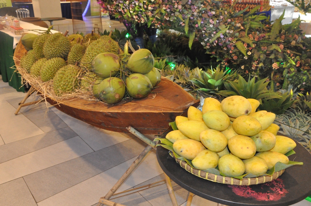hon 30 gian hang trung bay dac san ben tre xam nhap vao ho chi minh