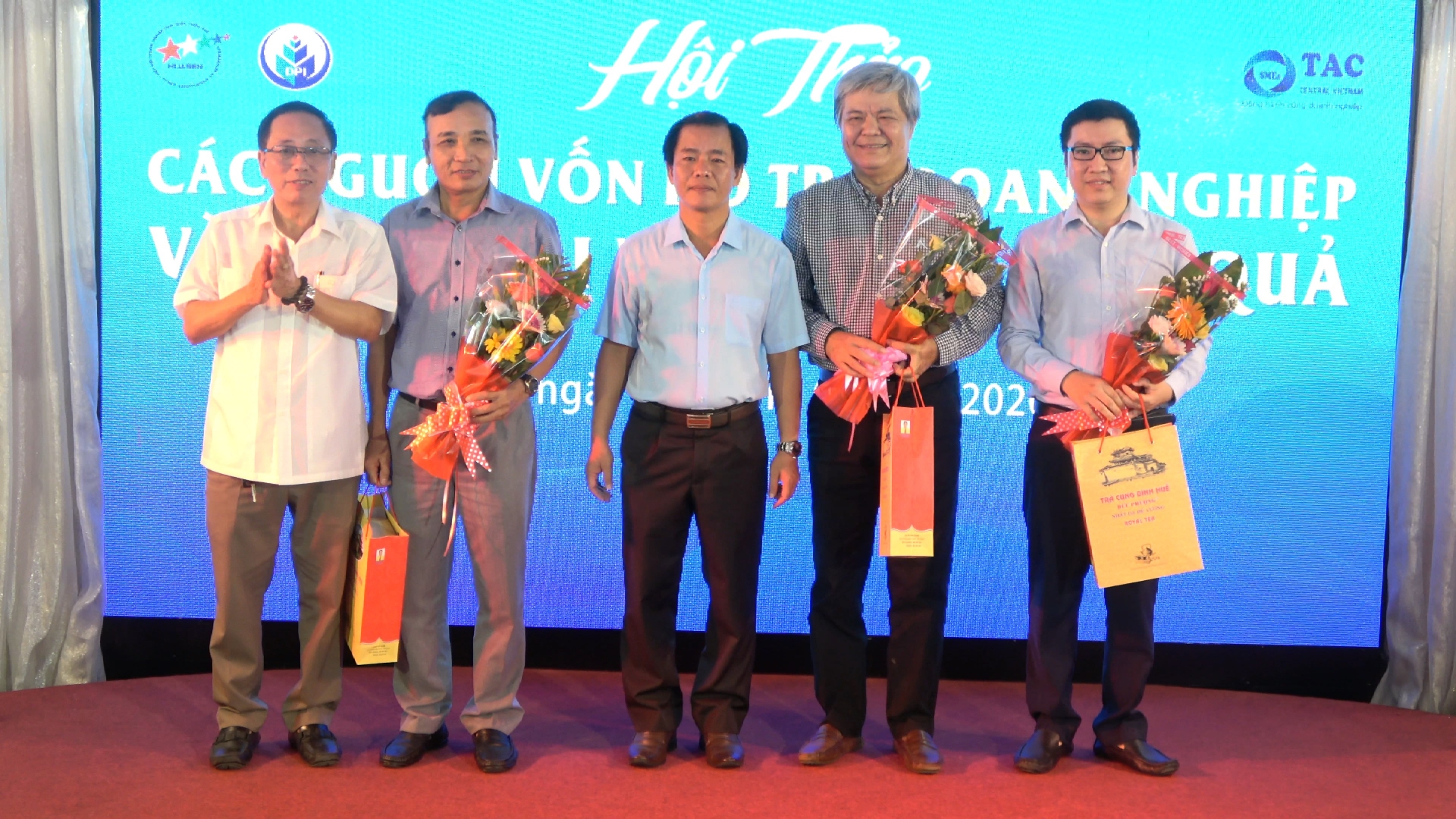 Thừa Thiên Huế hỗ trợ đồng hành doanh nghiệp phát triển thua thien hue ho tro dong hanh doanh nghiep phat trien