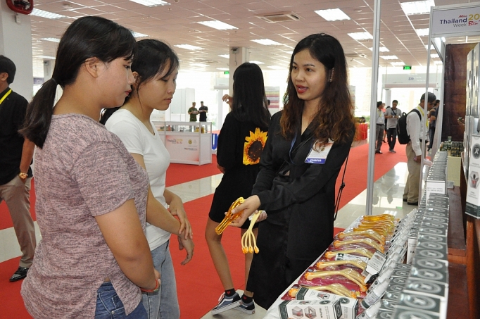 tuan hang thai lan 2019 tai ben tre co hoi mua sam trai nghiem hang hoa dich vu thai lan tai xu dua