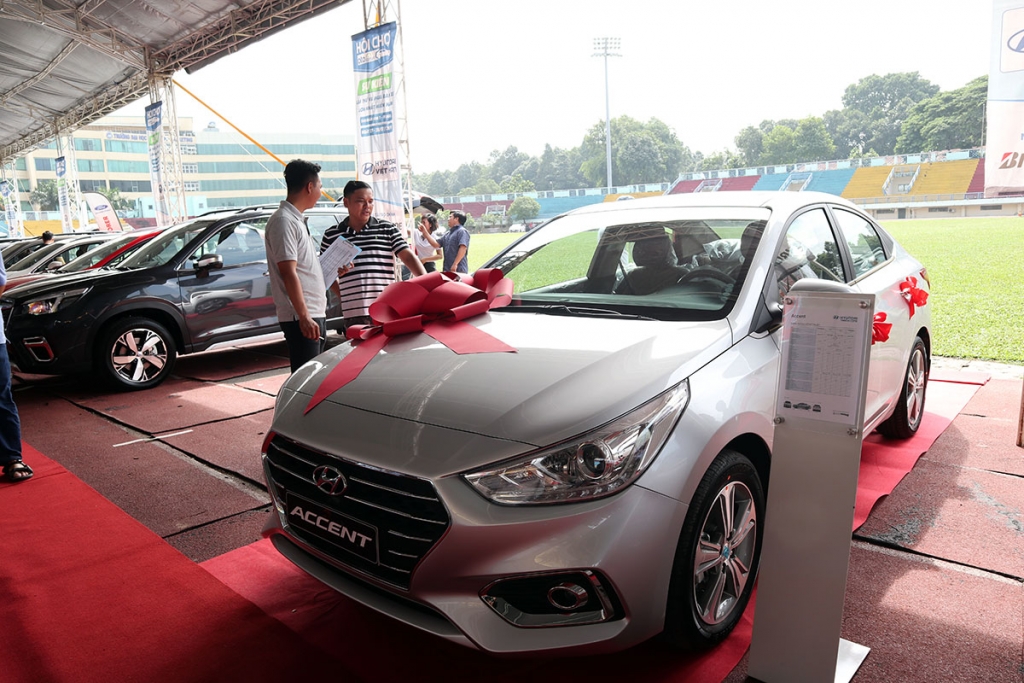 hoi cho otocomvn tai tpho chi minh cai tien de thu hut khach hang