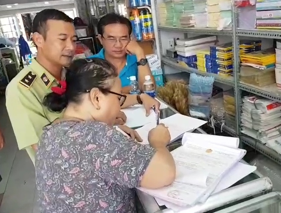 tp ho chi minh cuc quan ly thi truong kiem tra hang gia hang nhai truoc nam hoc moi