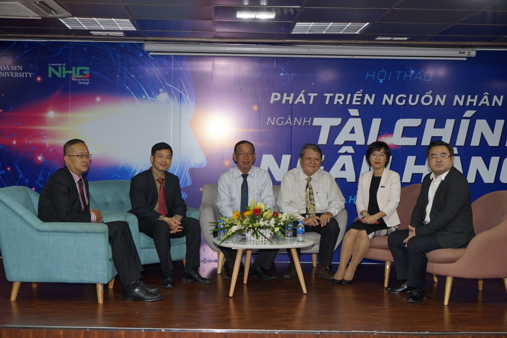phat trien nhan luc nganh tai chinh ngan hang trong ky nguyen 40