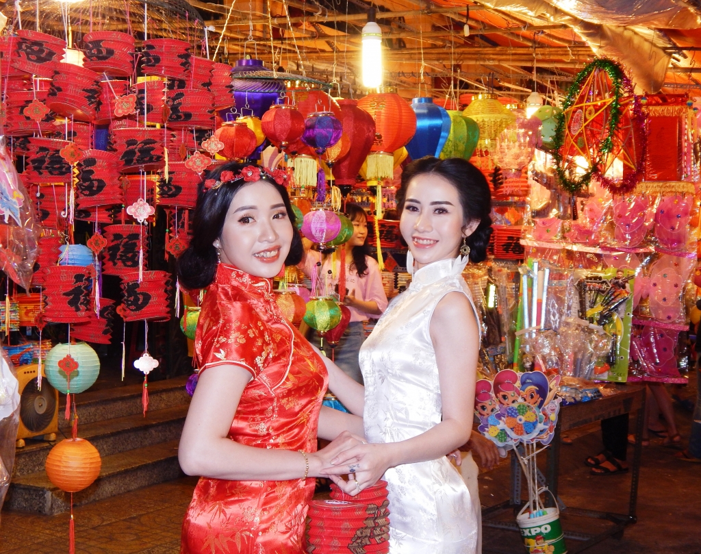 ngam pho long den lung linh giua long sai gon