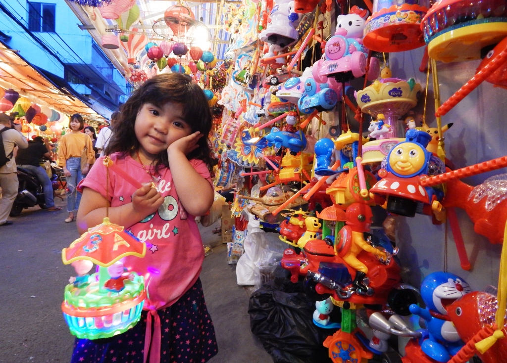 ngam pho long den lung linh giua long sai gon