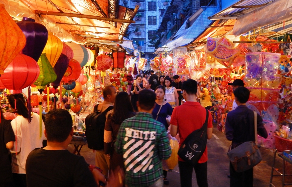 ngam pho long den lung linh giua long sai gon