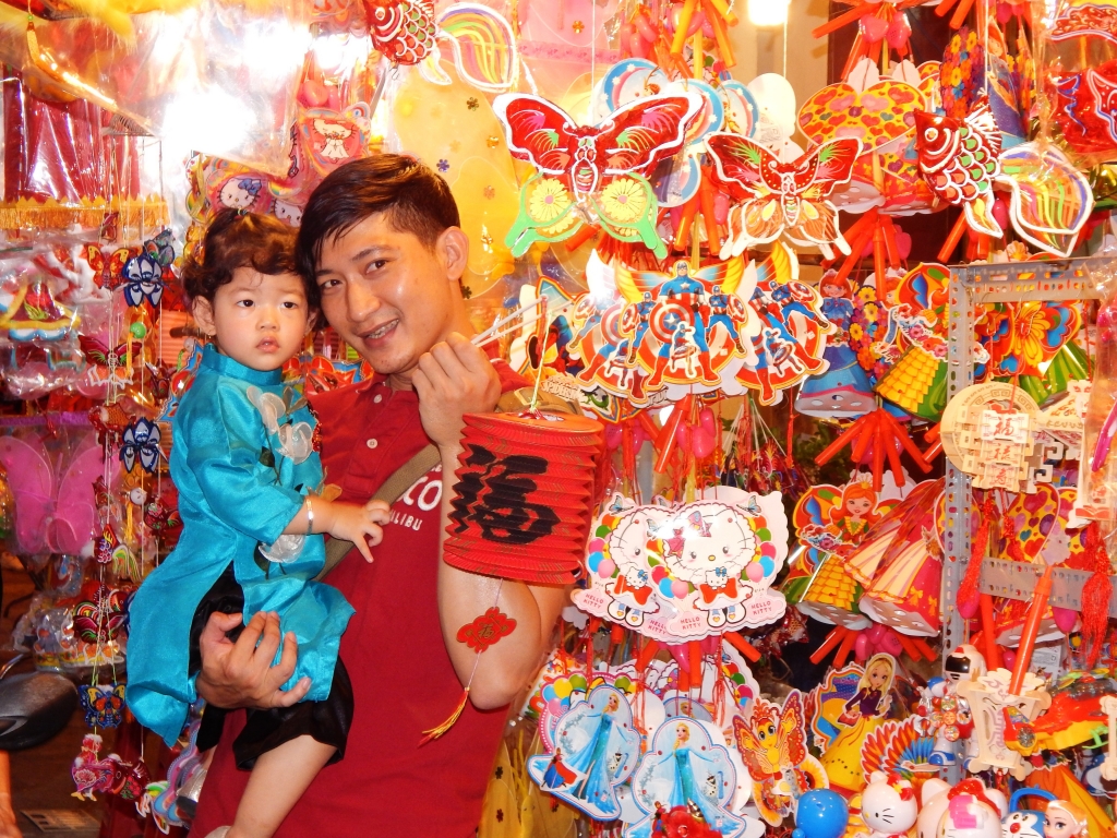 ngam pho long den lung linh giua long sai gon