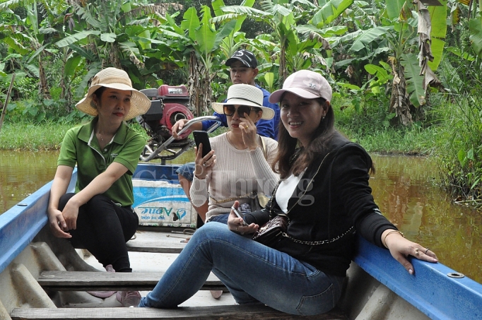 den ca mau trai nghiem du lich sinh thai cong dong