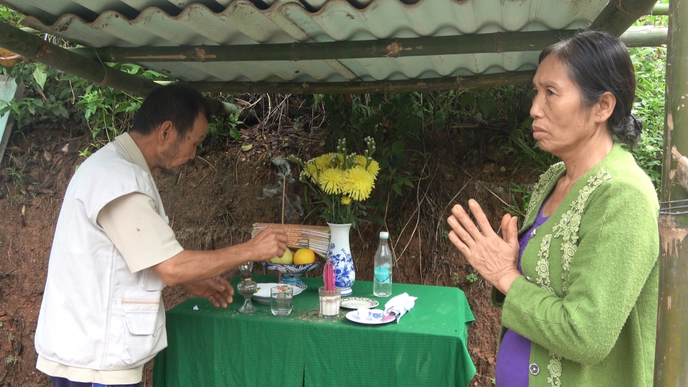 undefined 0859-ong-hung