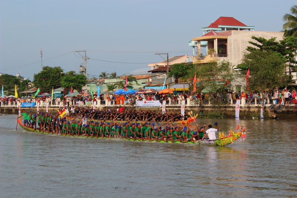 soi noi giai dua ghe ngo truyen thong cua dong bao khmer