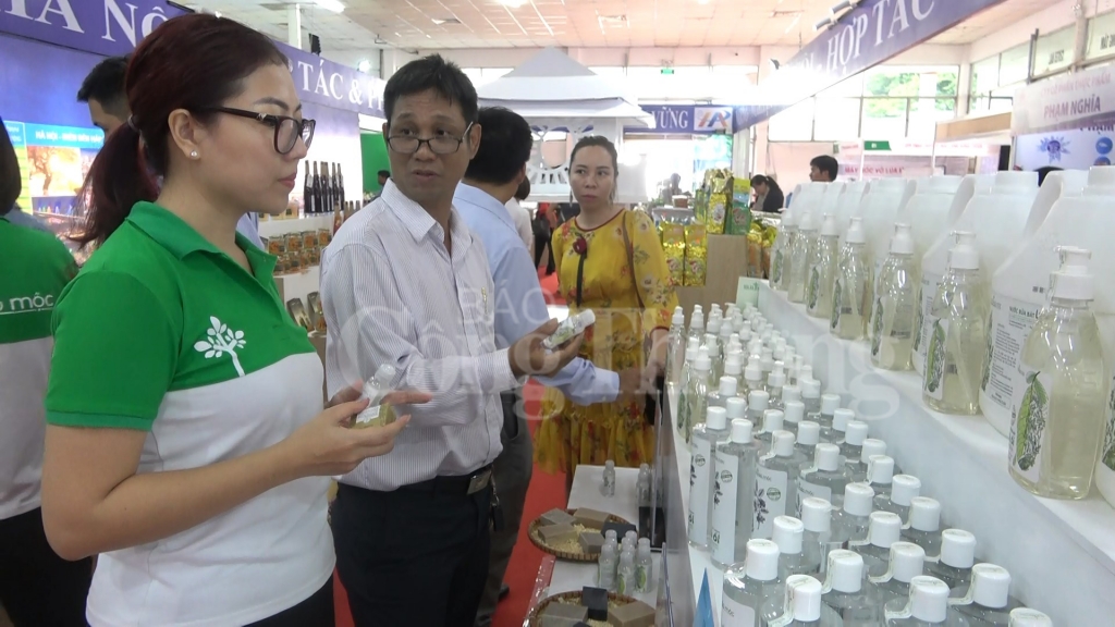 Hơn 500 gian hàng sản phẩm nông nghiệp “hội tụ” tại Cần Thơ hon 500 gian hang san pham nong nghiep hoi tu tai can tho