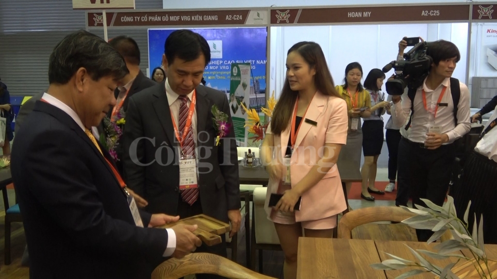 nang tam thuong hieu go bang chung chi rung viet nam