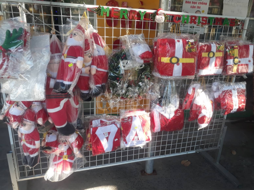 tp ho chi minh ruc rich khoi dong thi truong mua giang sinh