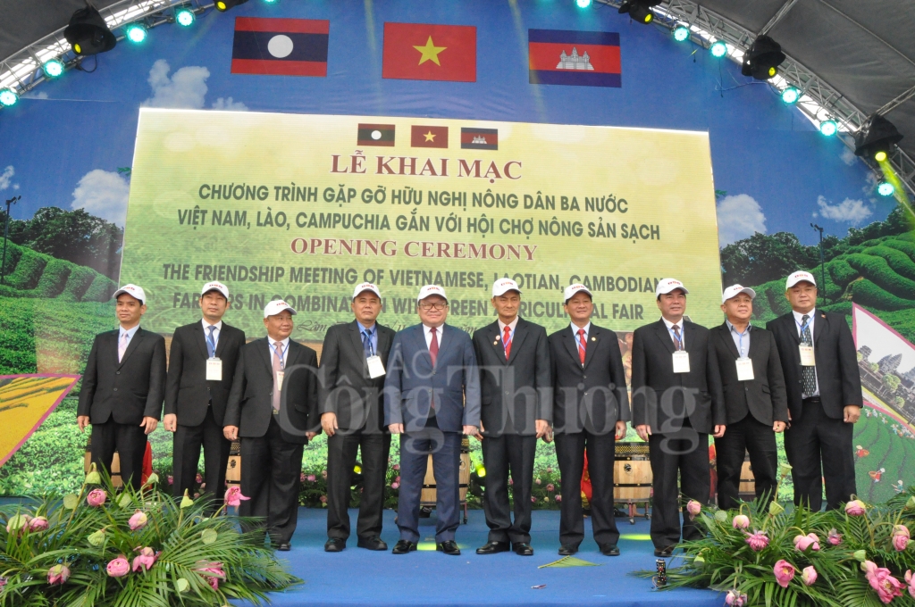Liên kết hợp tác tiêu thụ nông sản Việt Nam – Lào – Campuchia lien ket hop tac tieu thu nong san viet nam lao campuchia