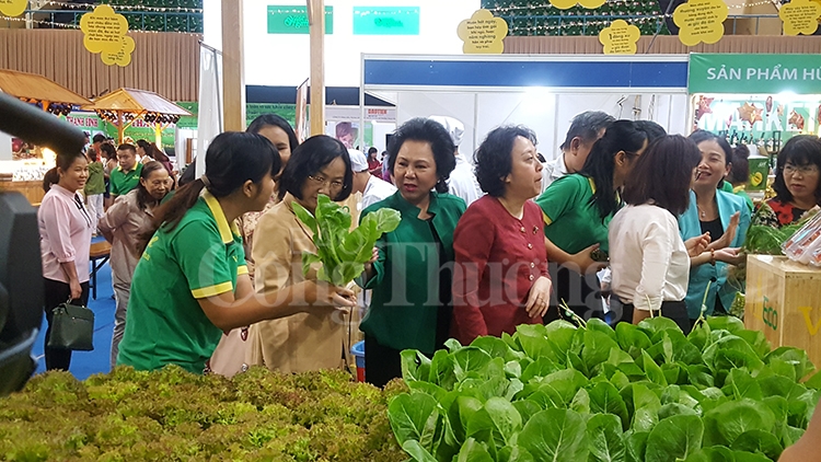 TP Hồ Chí Minh: Hiệu quả từ phiên chợ nông sản an toàn tp ho chi minh hieu qua tu phien cho nong san an toan