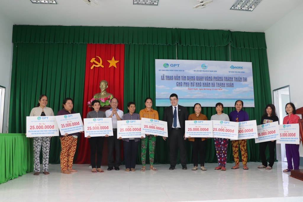 Trao vốn tín dụng quay vòng cho phụ nữ khó khăn tại Hậu Giang trao von tin dung quay vong cho phu nu kho khan tai hau giang