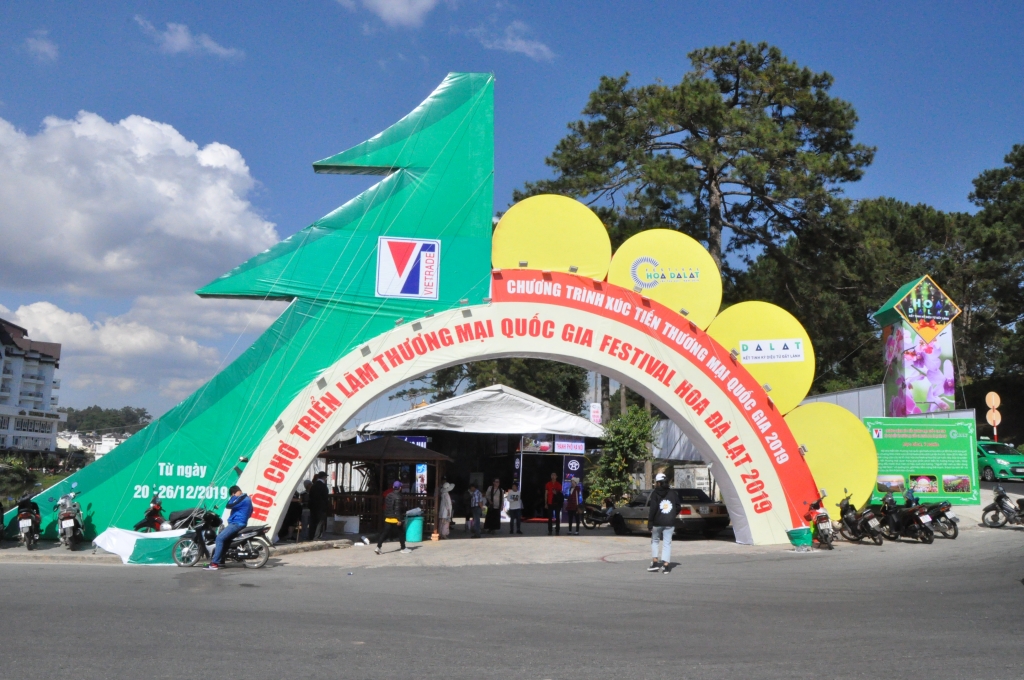hon 250 gian hang tai hoi cho trien lam thuong mai quoc gia festival hoa da lat 2019
