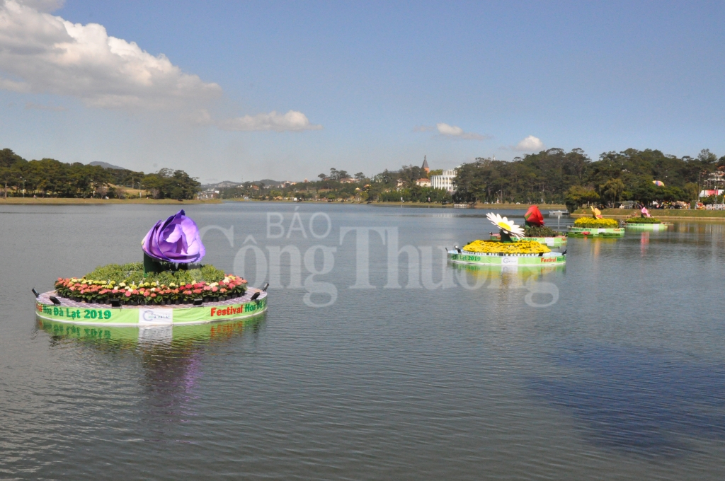 lam dong don hon 250 ngan luot khach trong dip festival hoa