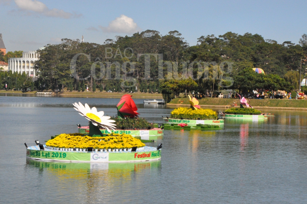 lam dong don hon 250 ngan luot khach trong dip festival hoa